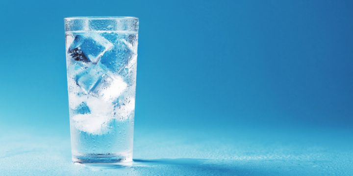 Bubbelvatten vs. Stillvatten – Vilket är det bästa valet för din måltid?